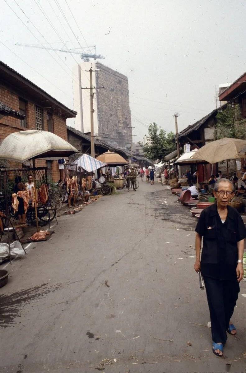 1988年一个法国人在成都锦江宾馆拍下了这些老照片