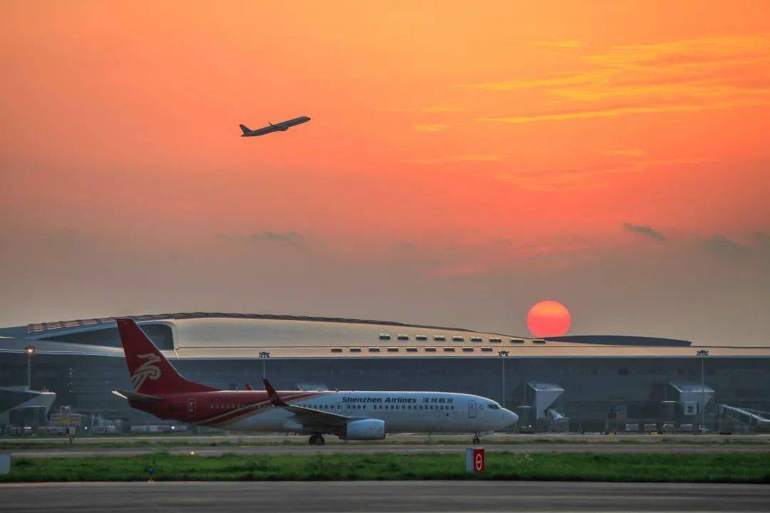 一线风采 | 中南空管局白云机场塔台上 "观天识云"的第32个春运