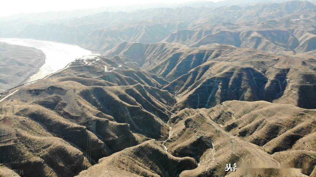 航拍"天下黄河第一湾"太极湾