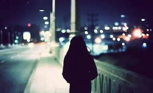 最扎心心疼的伤感句子句句都很难过爱而不得最失落