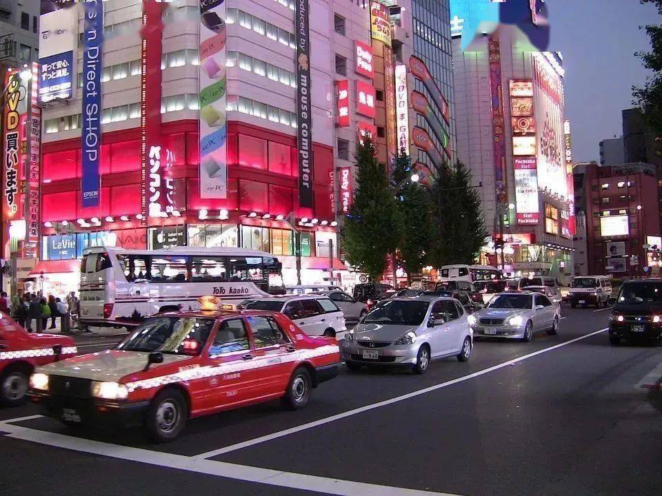 日本的停车场有多逆天?东京不堵车是有原因的