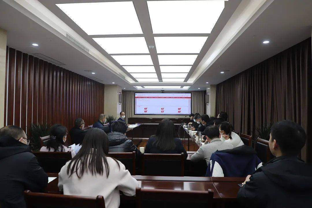 市委政法委开展oa办公系统上线使用培训会_詹晓丽