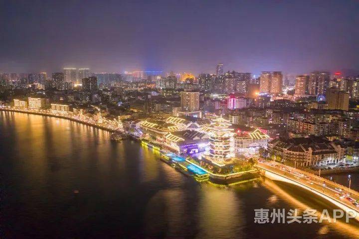 重现了水东街跨越古今商号林立的繁华夜市;结合剪纸元素设计的东江