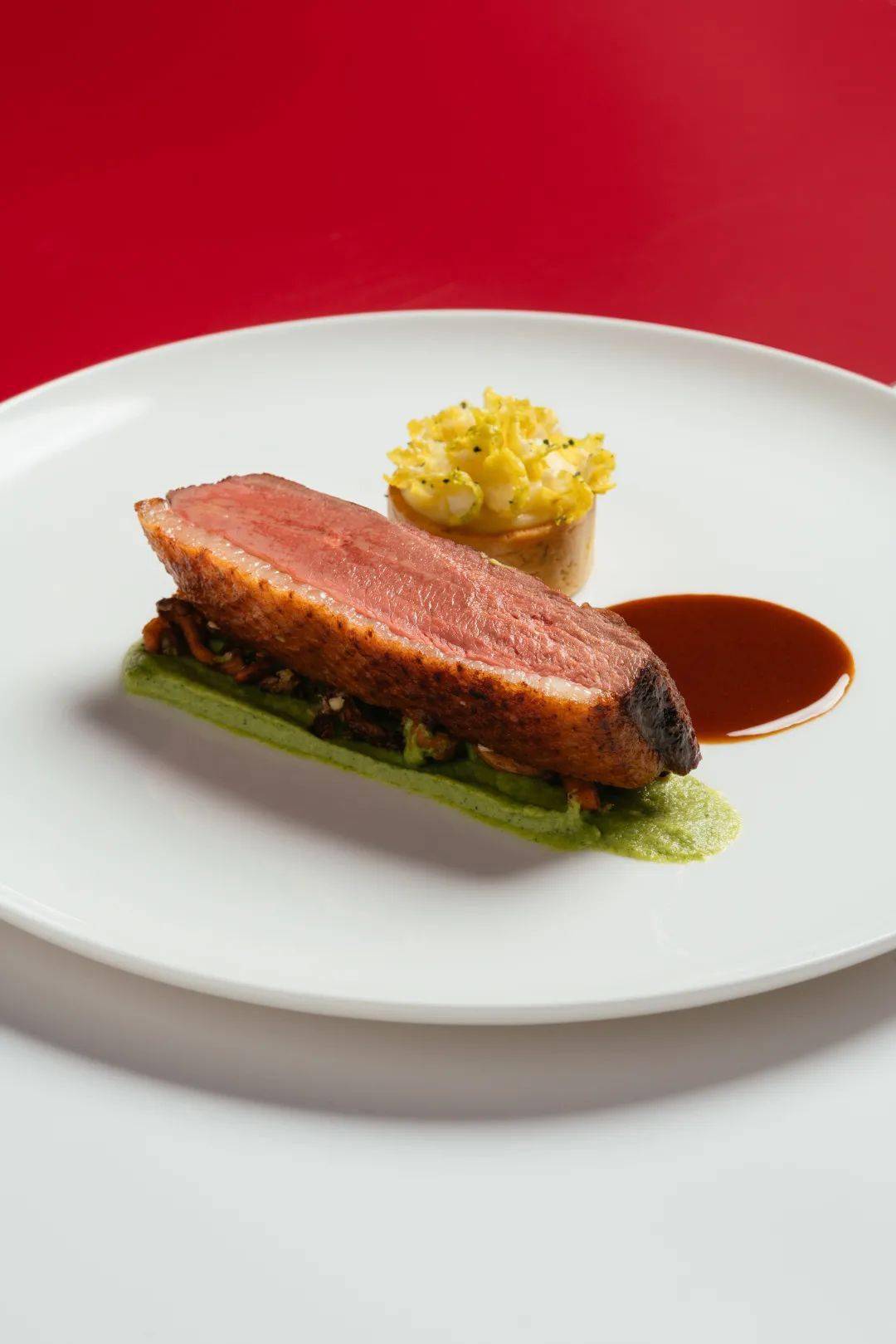 beefrossini, beef rossini m9 beef striploin, foie gras, rose potato, black