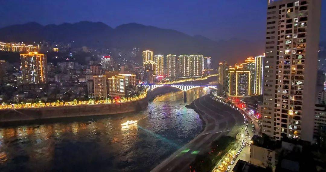 新春另类玩法!乘游艇360°彭水两江游 赏乌江水墨梦境