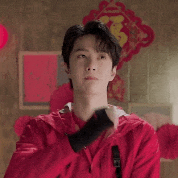 营业小天才王一博某音也更新啦 这么可爱的猪猪怎么忍心让他做选择题!