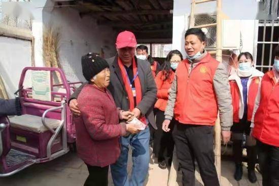 通许县:走访慰问困难家庭 冬日浓情暖人心
