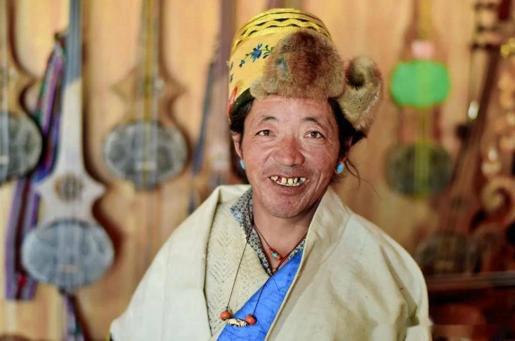 西藏拉孜顿加:用扎念琴弹奏出最动听的致富音符