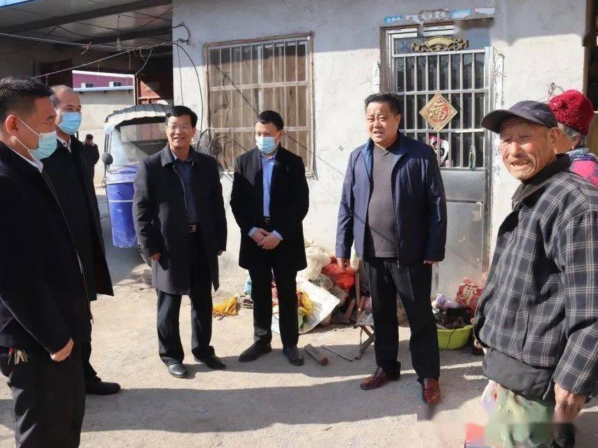 在新春佳节来临之际,探沂镇党委委员,政协工作室主任李传林,镇网格