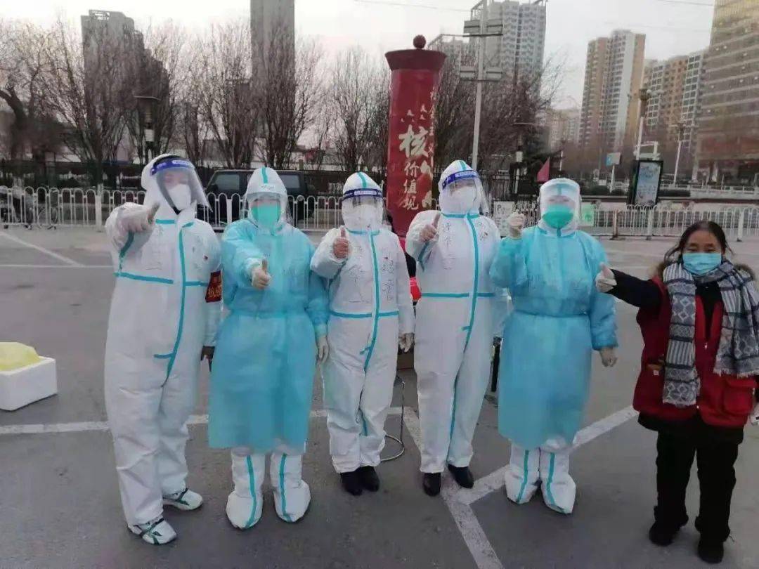 抗疫故事责任在先无私奉献
