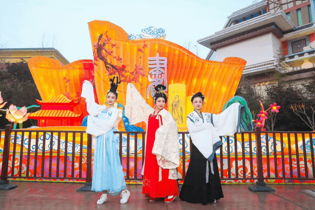 2021年 新 春无人机孔明灯秀限时回归 一经点亮便轮转不休,光耀数里