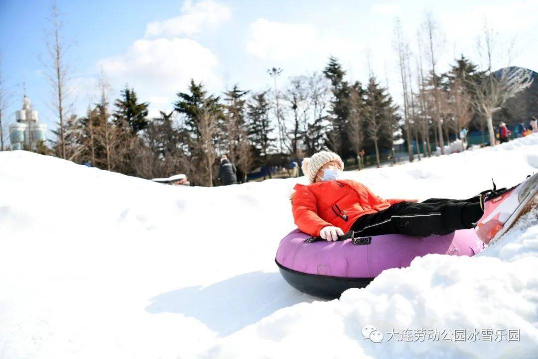 孩子们滑雪真牛!劳动公园冰雪乐园