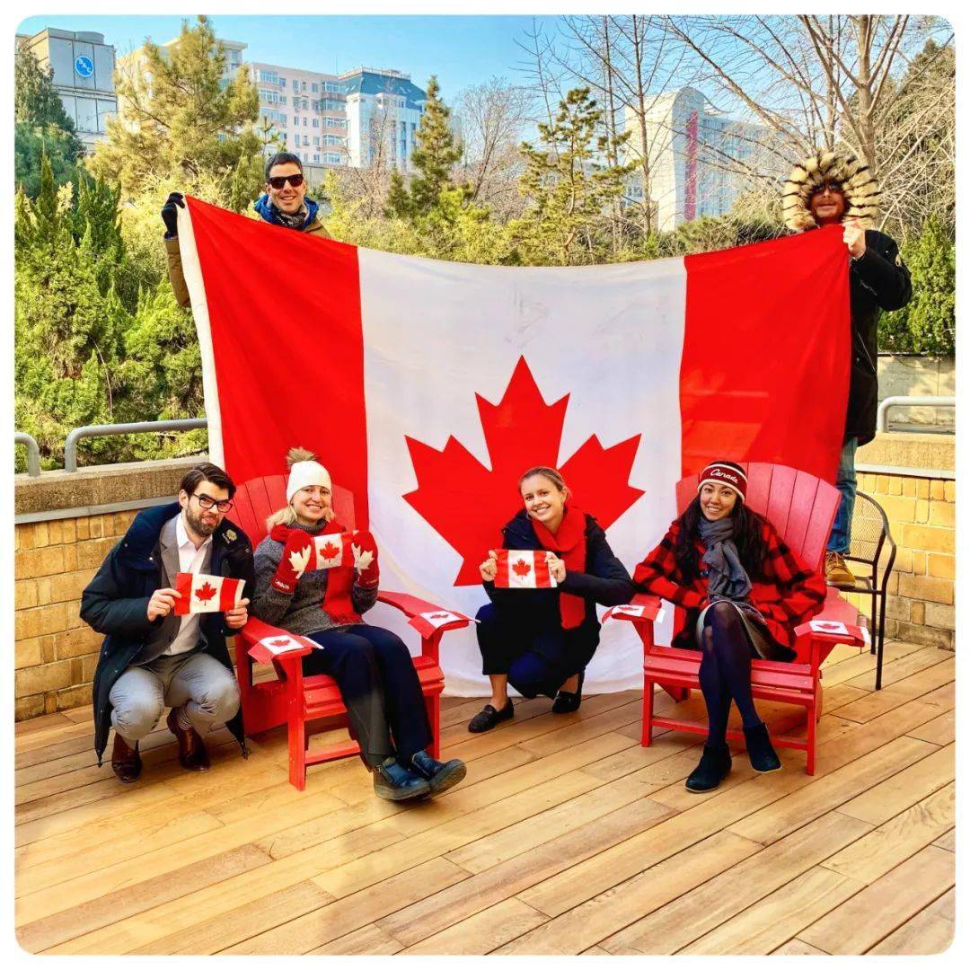 1965年2月15日national flag of canada day是加拿大国旗日2月15日你
