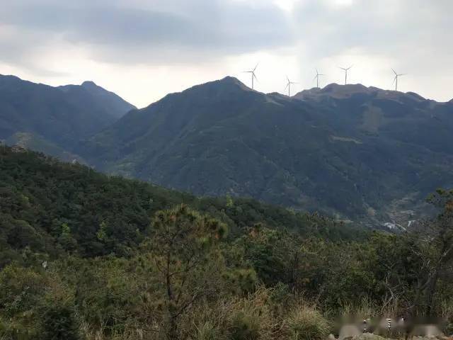 广西容县和北流南部最高的山头,天堂山望君顶.