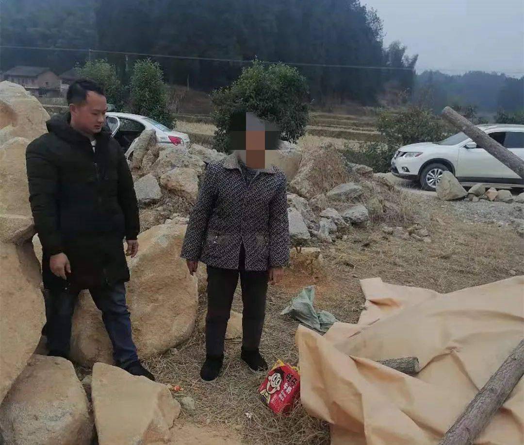 2月8日,隆回县高坪镇某批发部老板袁某报警,称其批发部被盗.