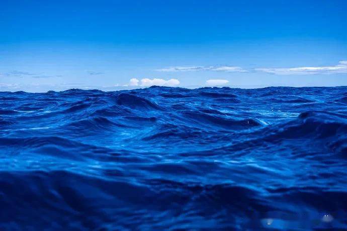 摄影作品欣赏·深蓝色的大海