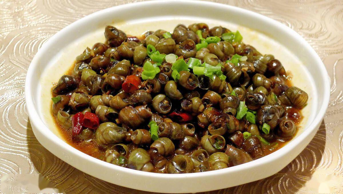 春天螺蛳正当季,简单炒炒就上桌,香辣解馋肉质饱满,一