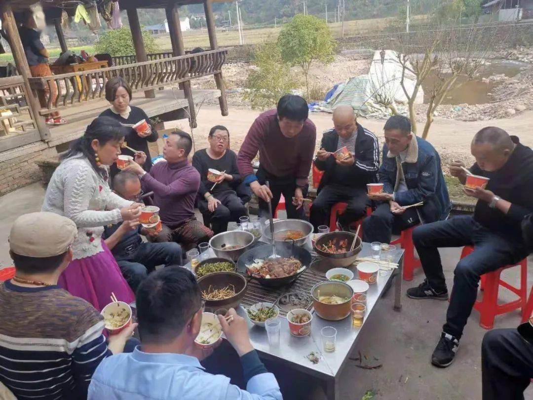 记沅陵县二酉乡血水潭村好有味群文友咏春笔会