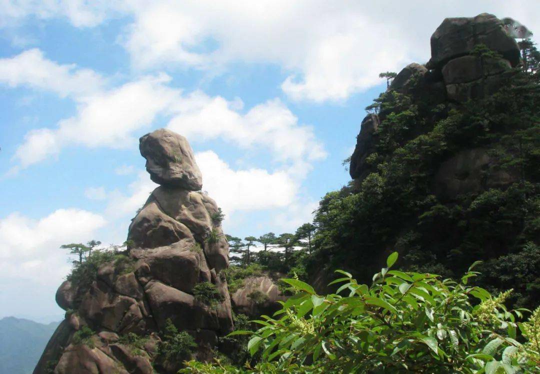 巫山神女峰pk三清山女神峰,您更欣赏哪一个?