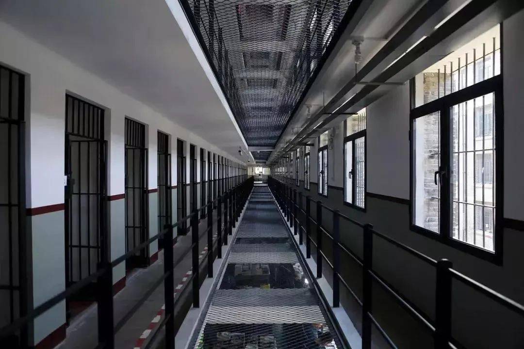 很多人不知道的是,提篮桥监狱是中国历史上第一所现代新式监狱,内部