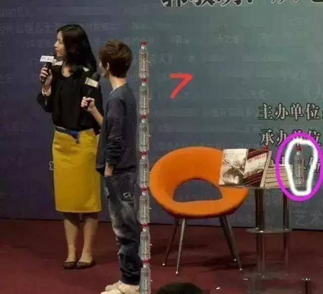 搞笑Gif动图:这年头网红的手机日常都是如此!大红大紫