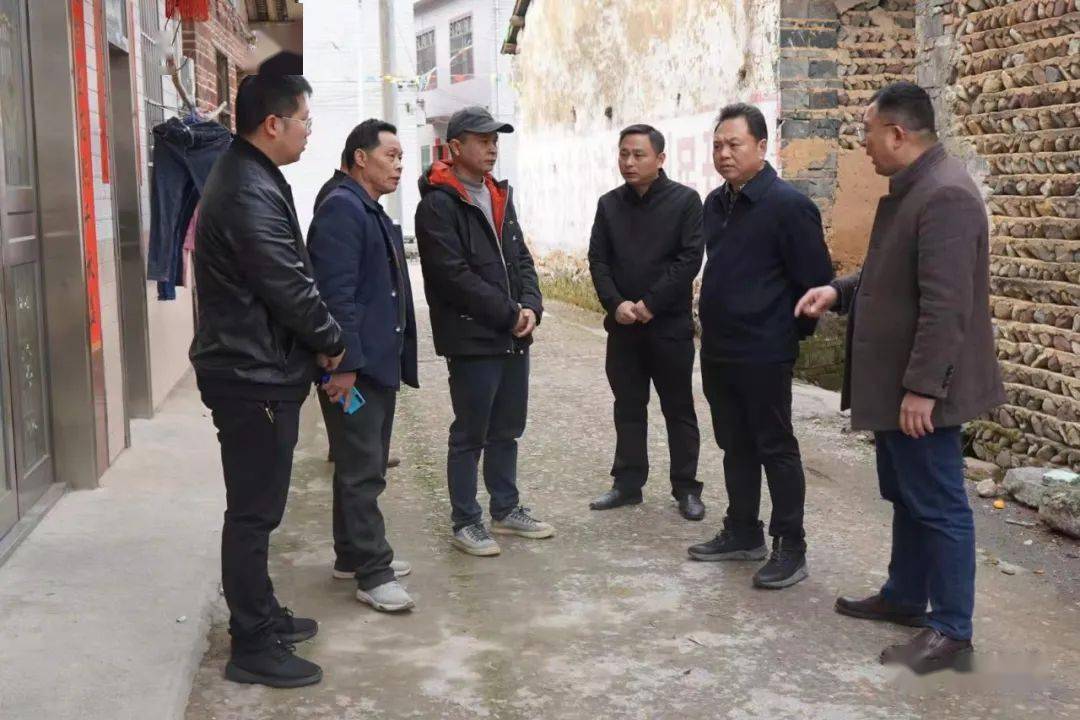灌阳县委常委,政法委书记杨小平调研指导乡村风貌提升工作