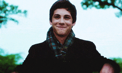 英语词典里对 kiss ones ass是这样解释的:  