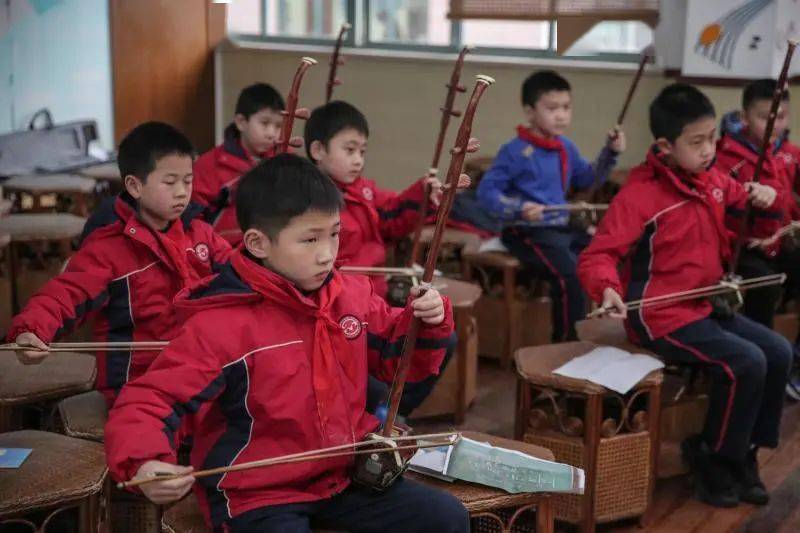 上海小学生校内课后服务火了孩子在校完成作业还有老师指导最晚可看护