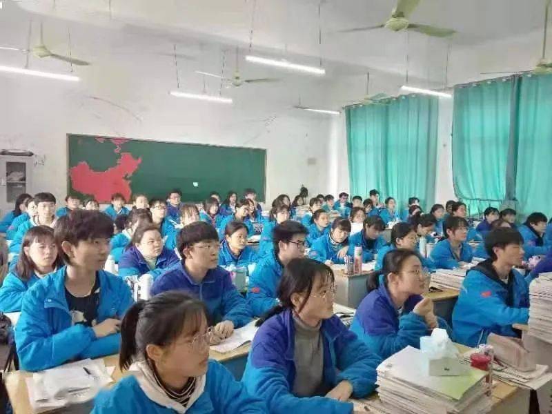 沈丘县第一高级中学——团县委副书记 杨晓丽通过"学党史,强信念,跟