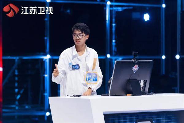 《最强大脑》赛程过半 "脑王"会是ta吗?_朱辉宇