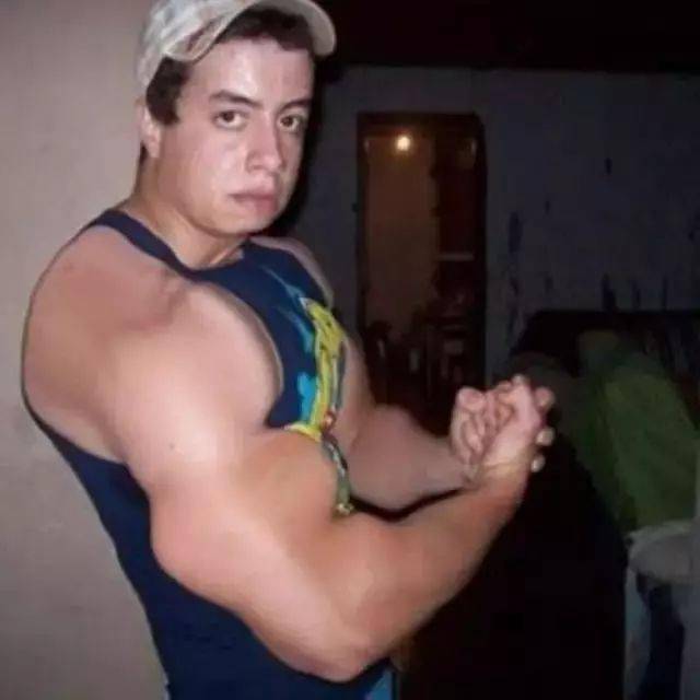 帅哥肌肉全靠练,懒人肌肉全靠p