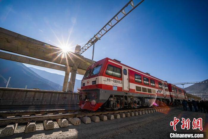 交通运输部:川藏铁路拉萨至林芝段预计年底开通运营