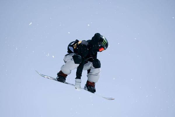 单板滑雪 | 飞天逐日