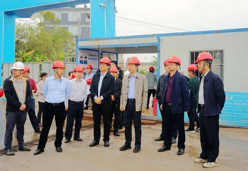 丘德奎深入学校调研改扩建项目