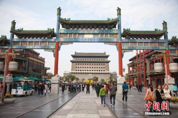 资料图:从前门大街看前门箭楼. 麦翔云 摄 图片来源:ctpphoto