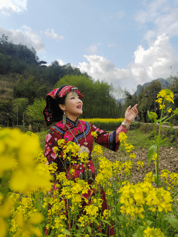 电影《幺妹住在十三寨》在黔江开机了——开启探秘土家文化之旅