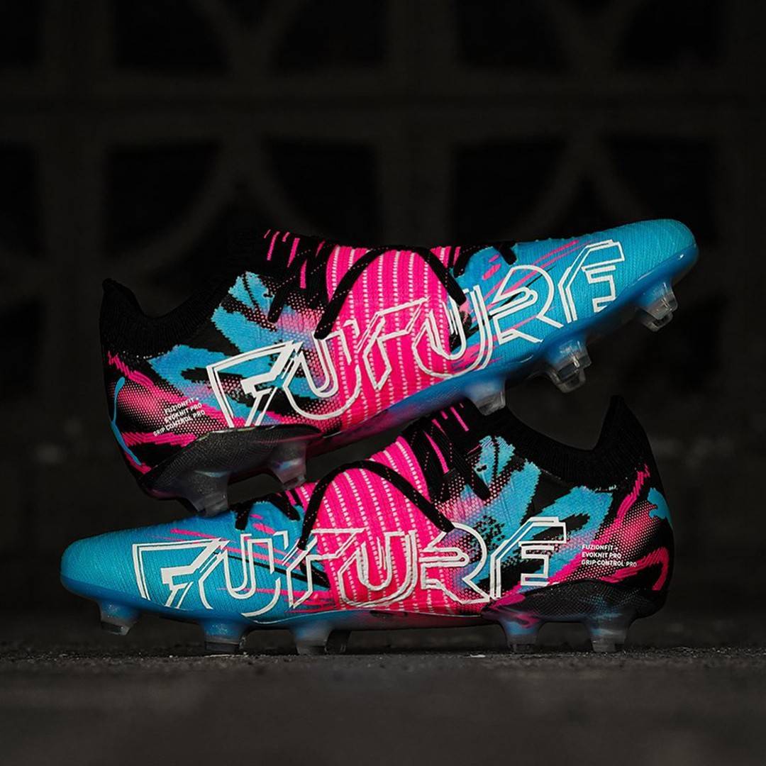 谁也无法阻挡我对疾速的渴望 ▼解构设计会成为下一个战靴的流行趋势?