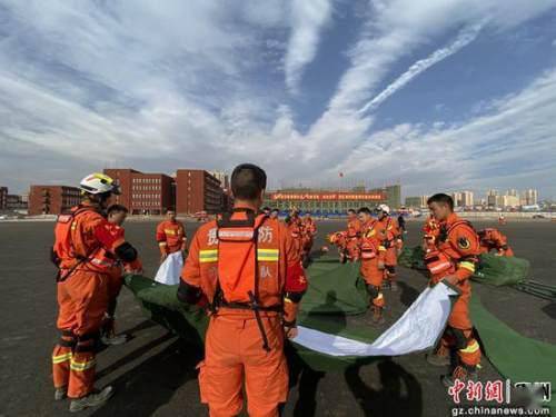贵州消防举行大规模跨区域地震救援实战拉动演练
