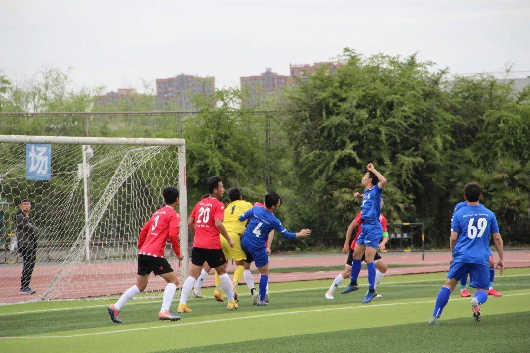 四川大学超级组足球队