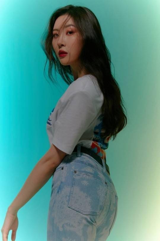 韩国女歌手宣美未公开时装写真首次曝光