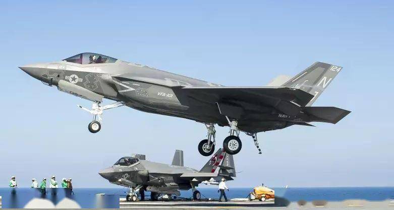 f35c不行了美军航母因为中俄将换装第六代战机