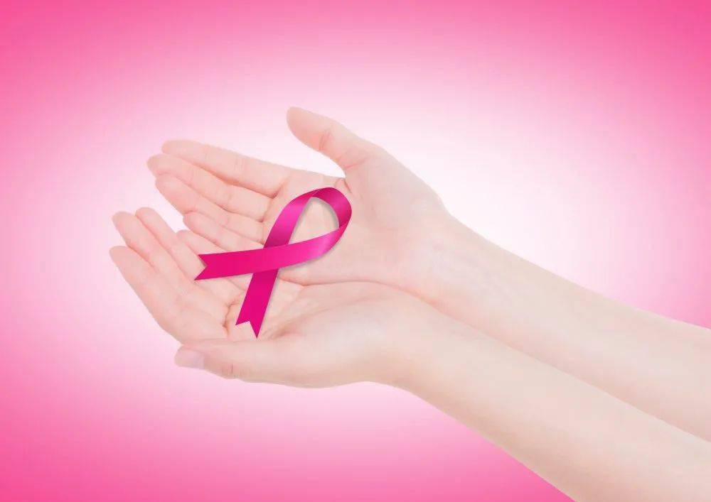 2局部皮肤改变"酒窝征"是早期乳腺癌的重要特征表现,所谓"酒窝征"是指