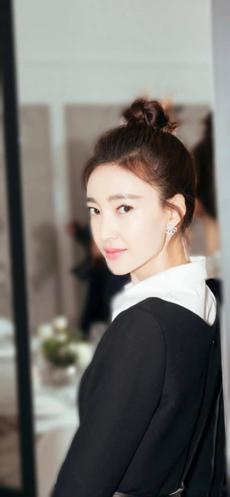 长裙丸子头和短发干练你更喜欢那个王丽坤超美气质超清壁纸分享