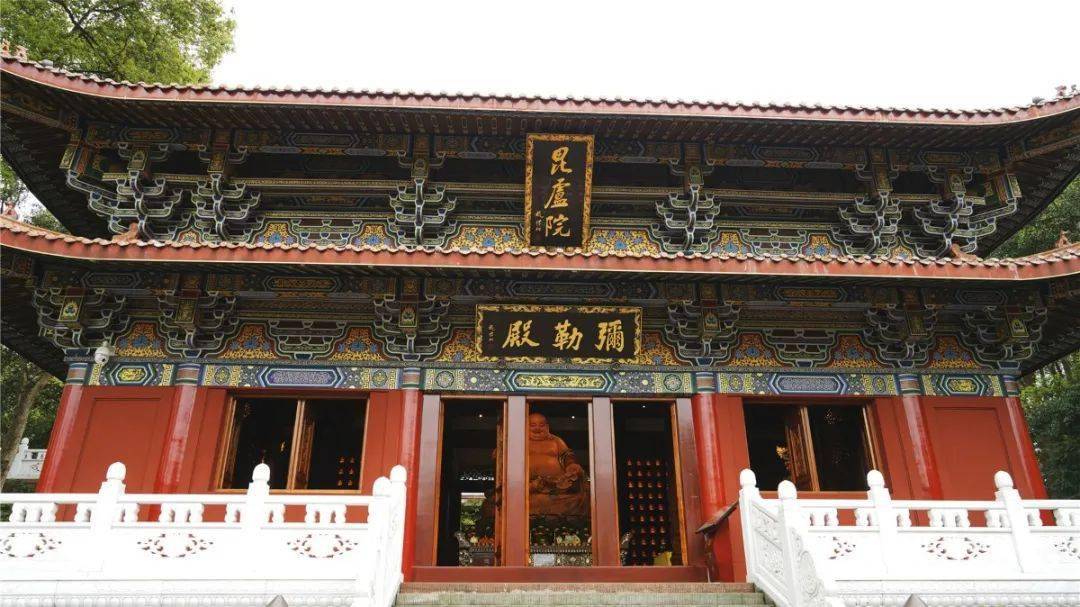 一座毗卢院每年吸引了无数的游客前行趣说乐山话第5期本期趣说乐山话