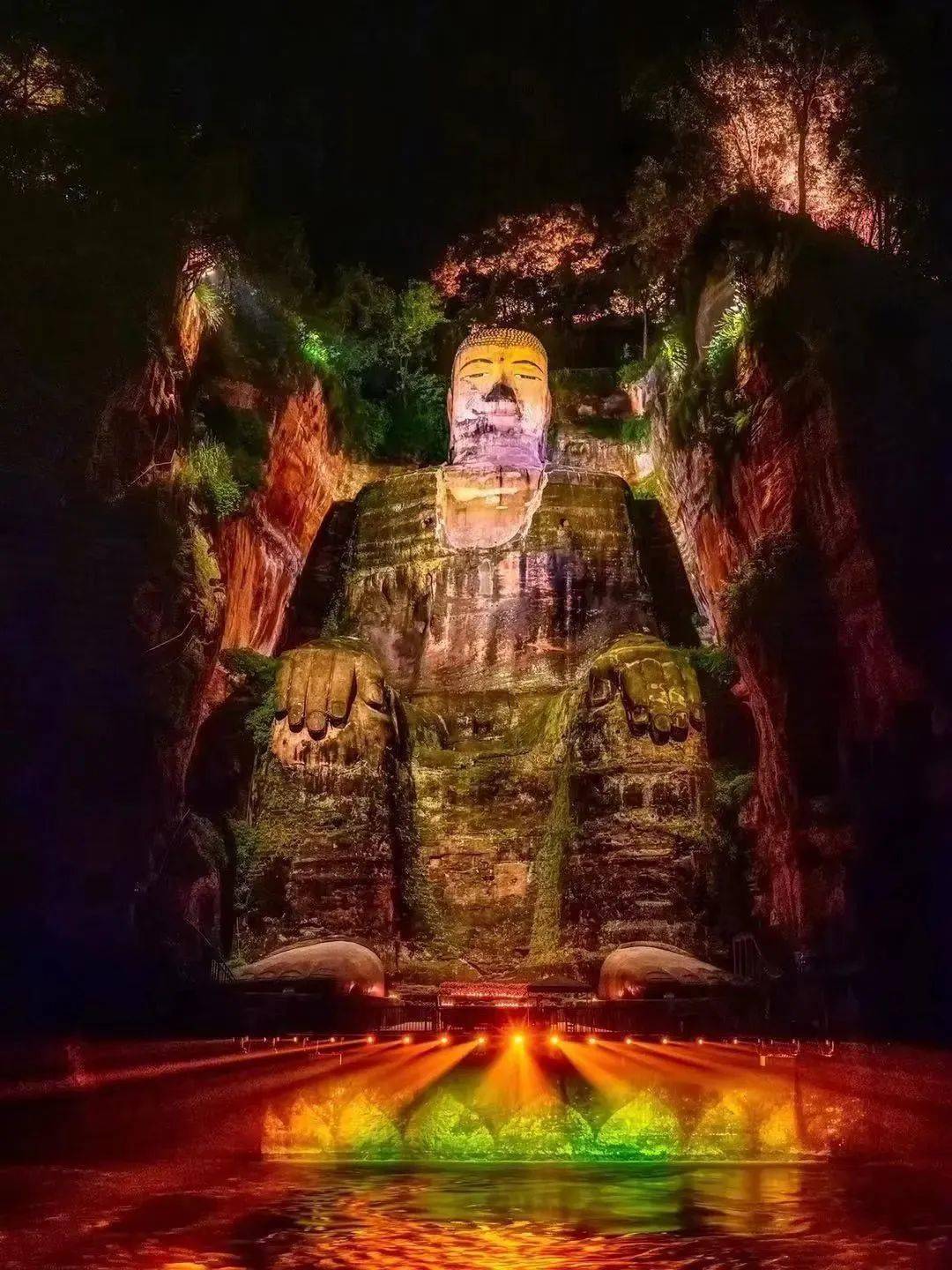 如果你累了,就来大佛景区 大饱眼福 看色彩斑斓