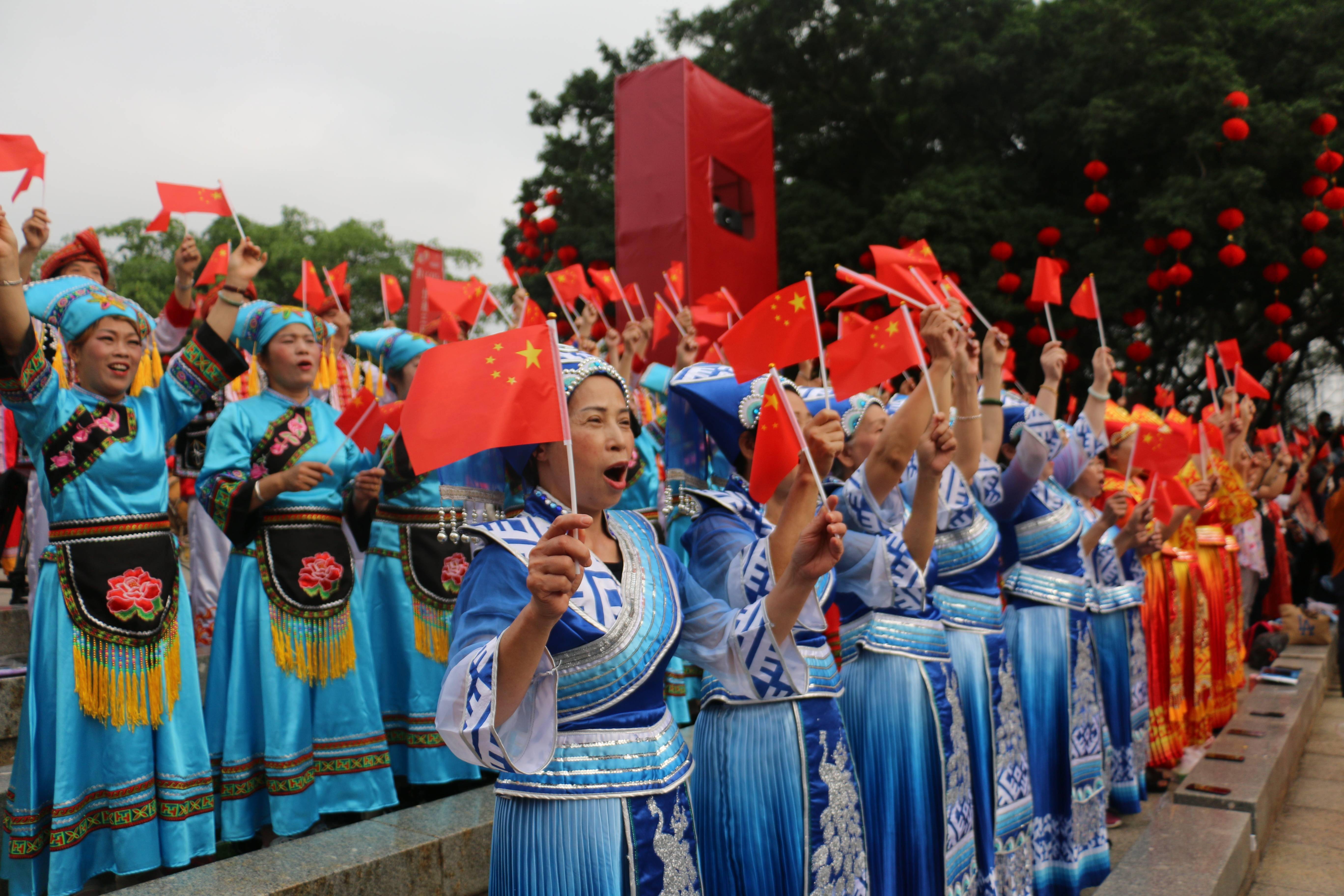 广西各族群众庆祝"壮族三月三"