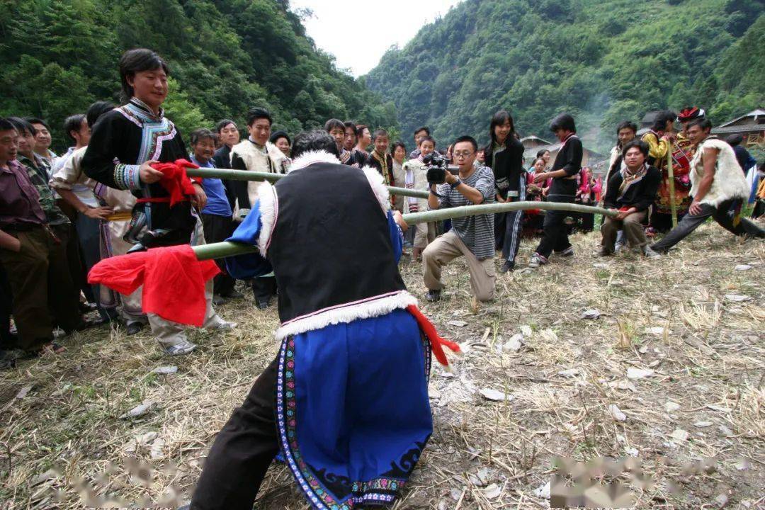 风雅绵州 || 从民间娱乐走向体育竞技,一起来看看北川羌族推杆!