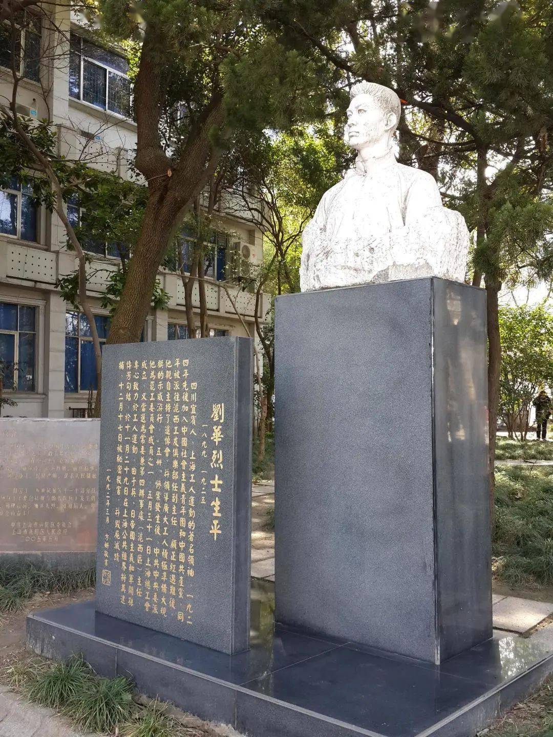 丁玲,王剑虹等来自五湖四海的女生们从哪里起步,改头换面地迎接新生?