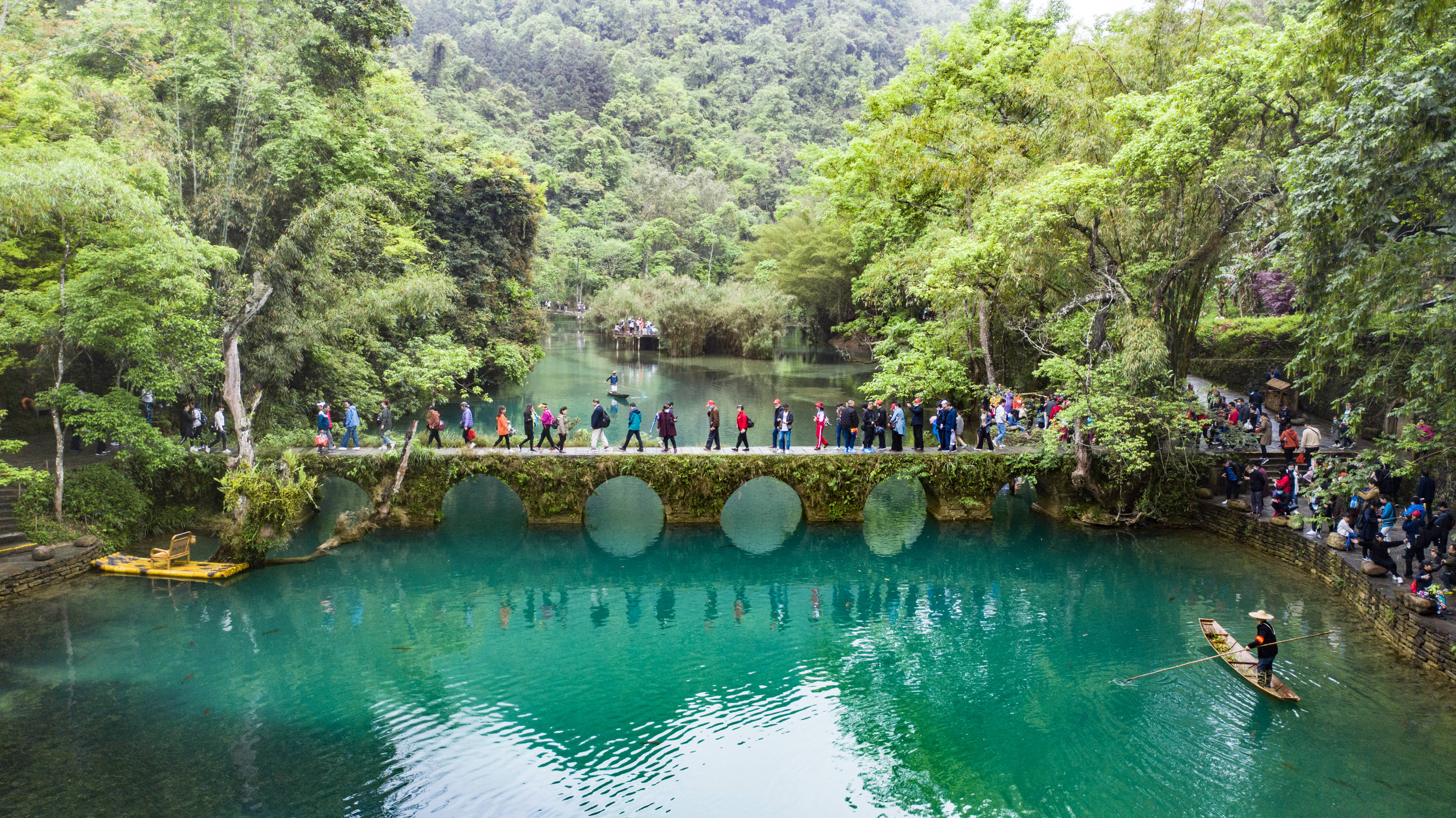 贵州荔波:绿水青山引客来_景区