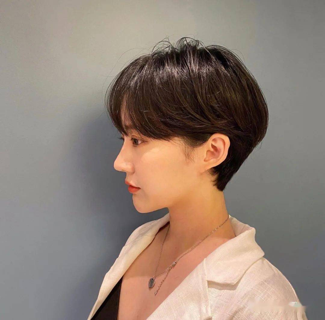 超短发发型女露耳2021,2021露耳短发 最近流行什么发型?精致"露耳短发"(30款)